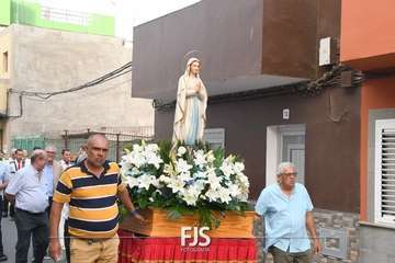 El Goro despide sus fiestas patronales con la procesión de la patrona/TA y Francisco Javier Santana.